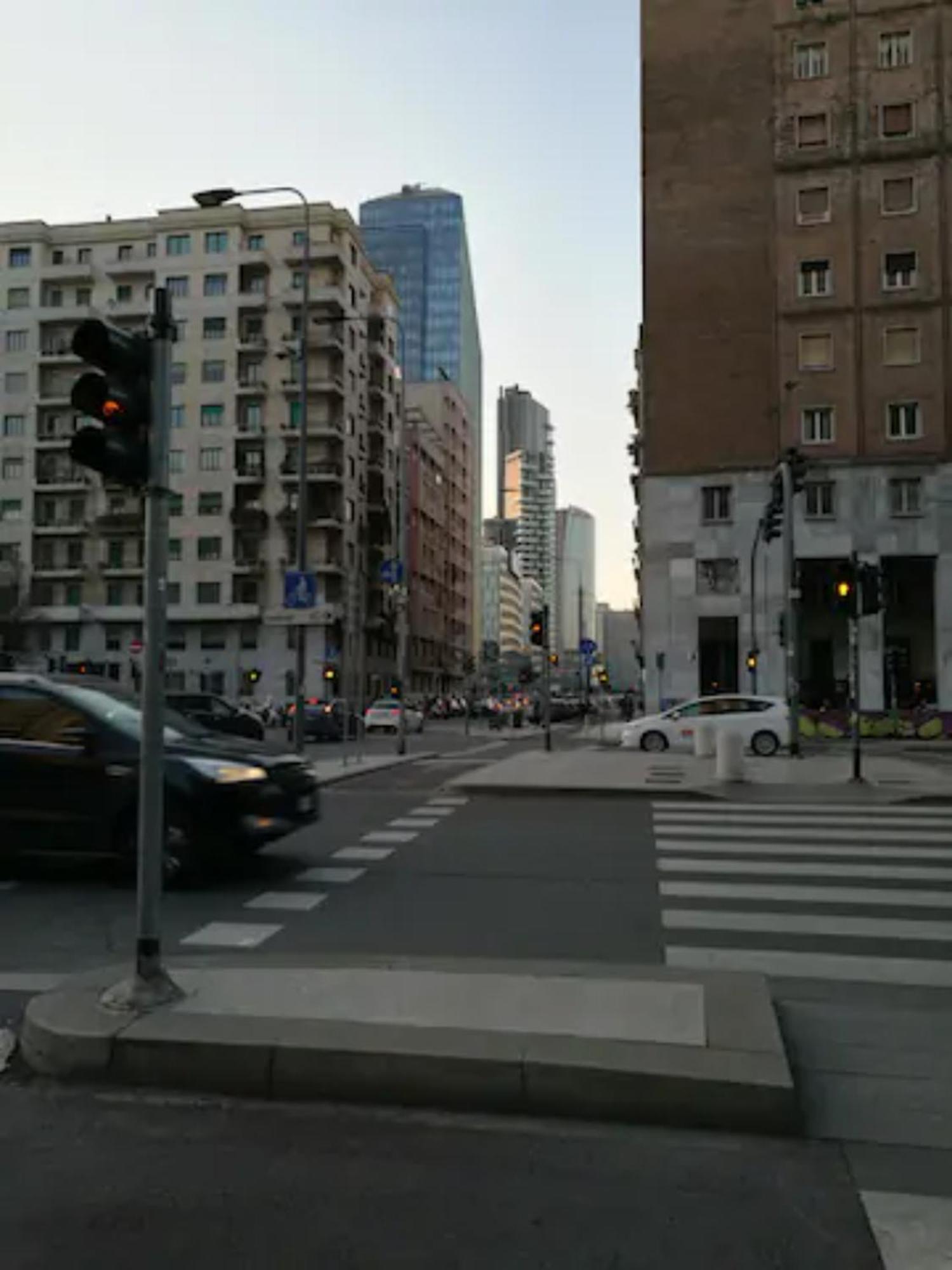 Suite MM3/Repubblica a 5 minuti dal Duomo  Milano Esterno foto